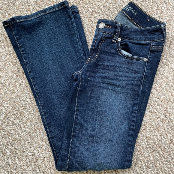 American Eagle Favorite Boyfriend Jeans 👖 size 0 short - Picture 3 of 9